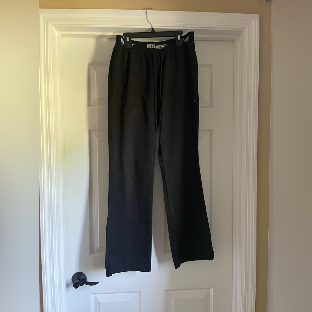 Grey’s Anatomy by BARCO Active scrub pants.